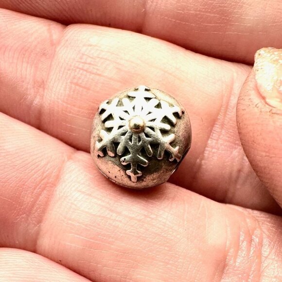 Pandora Retired Winter Wonderland Snowflake Clip Charm 925 ALE 14K Accents - Picture 1 of 3